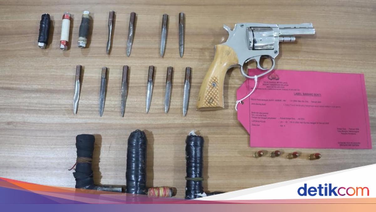 Polisi Tangkap 5 Maling Motor di Tangerang, Senpi Rakitan dan Peluru Disita