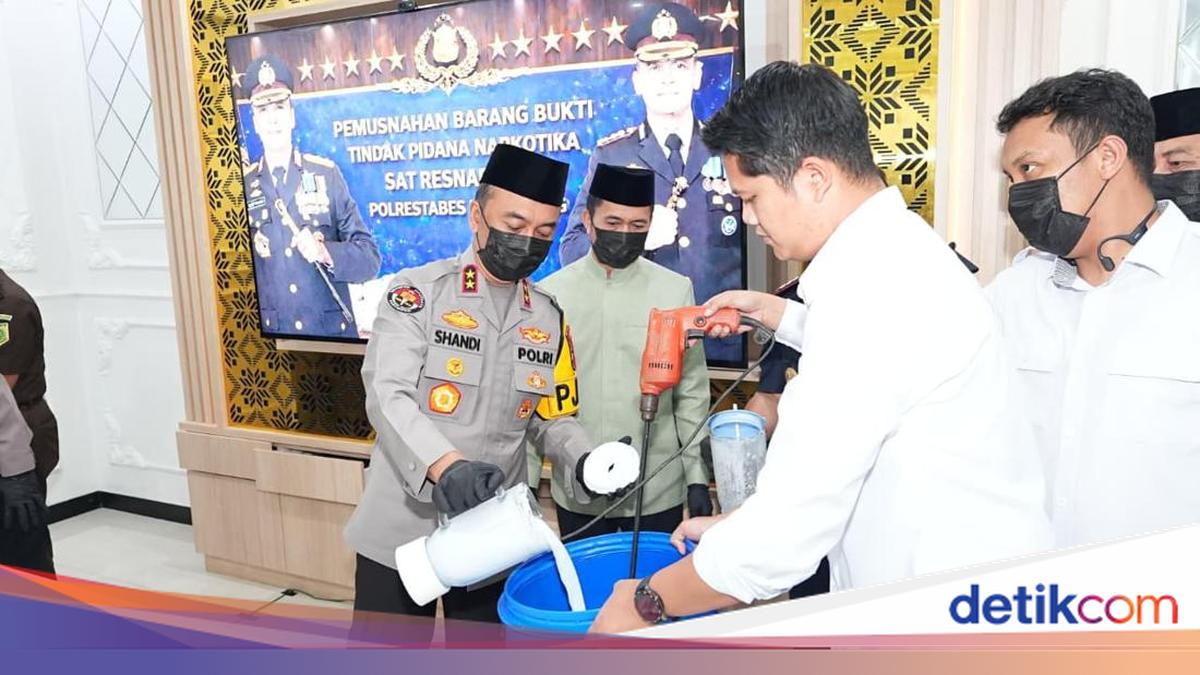 Cegah Peredaran Gelap Narkoba, Kapolda Sumsel Pimpin Pemusnahan 8,2 Kg Sabu