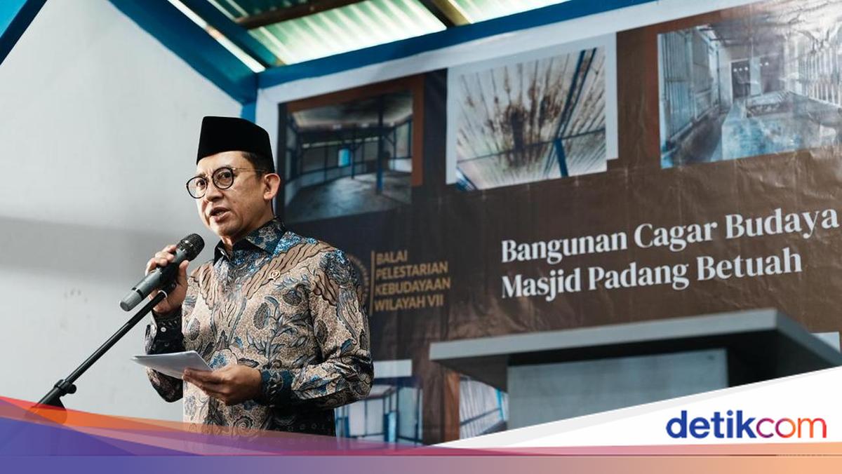 Menbud Resmikan Pemugaran Cagar Budaya Masjid Padang Betuah