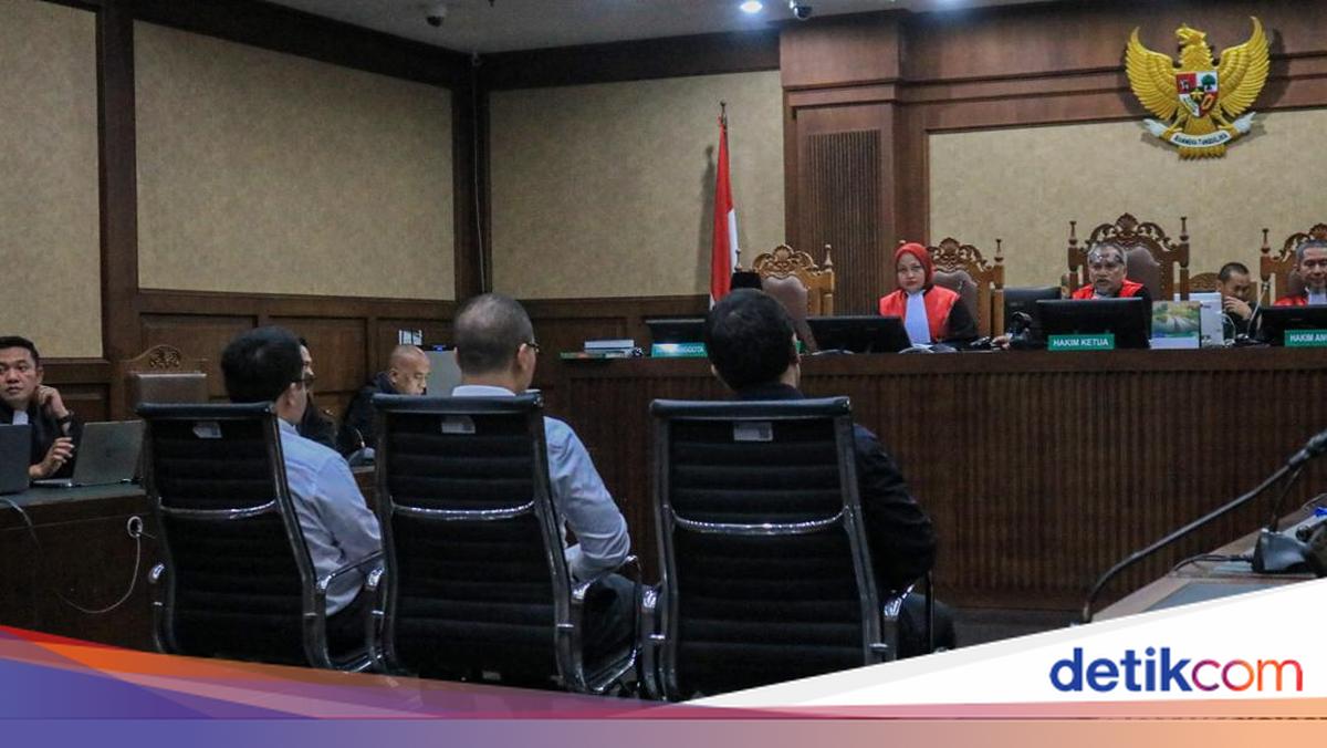 1 Hakim Dissenting Opinion soal Kerugian Negara di Kasus Minyak Mentah