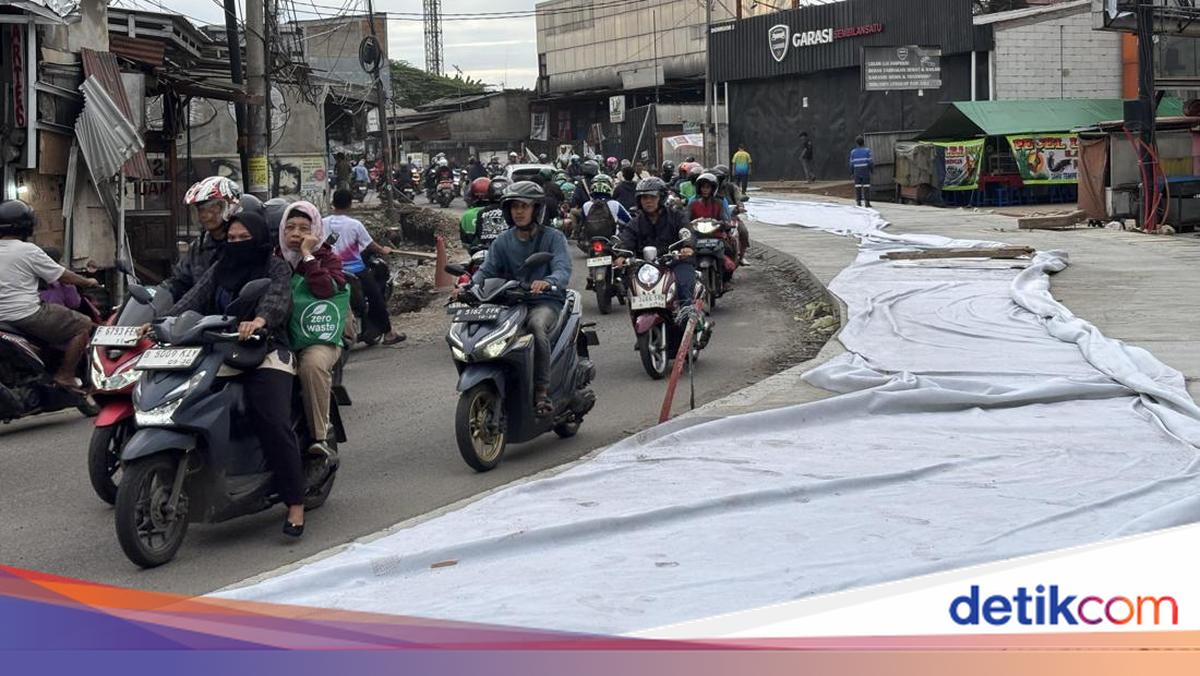Perbaikan Jalan Swatantra Bekasi Bikin Macet, Sistem Buka-Tutup Diberlakukan
