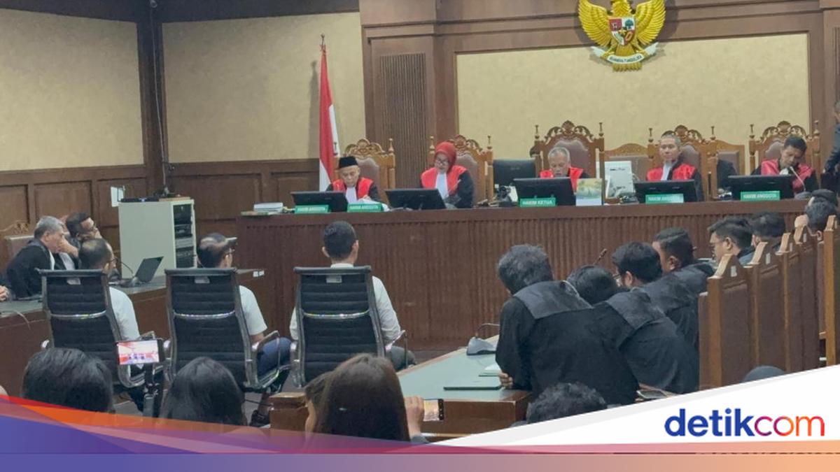Sidang Vonis Kasus Minyak Mentah Dikebut hingga Lewat Tengah Malam
