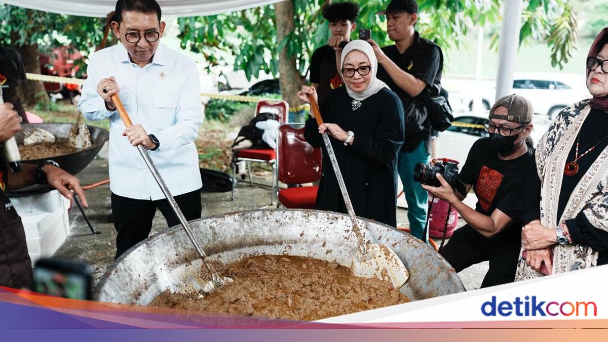 Kolaborasi Kemenbud, 17.000 Paket Rendang Disalurkan ke Sumatera