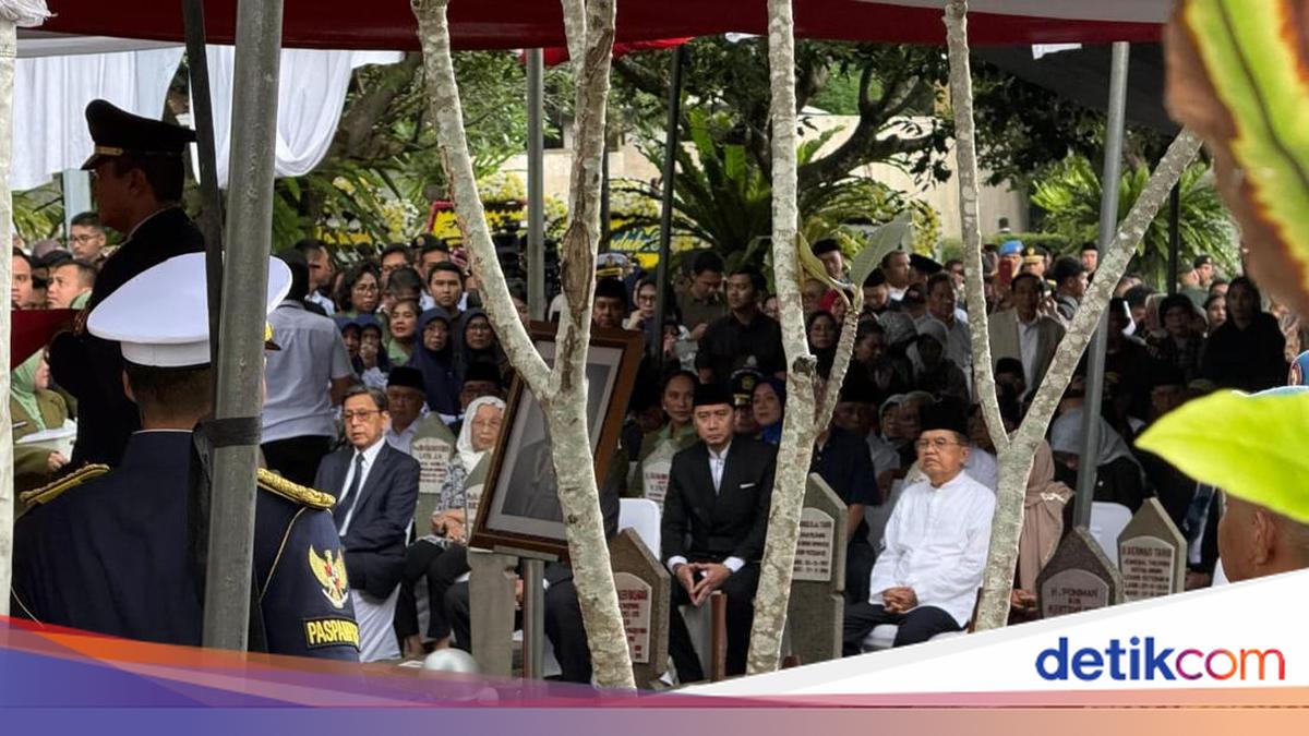 SBY-JK-Boediono Hadiri Pemakaman Try Sutrisno di TMP Kalibata