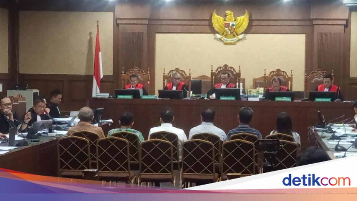 Saksi Sebut Nadiem Gaji Tenaga Ahli Kementerian Ratusan Juta Pakai APBN