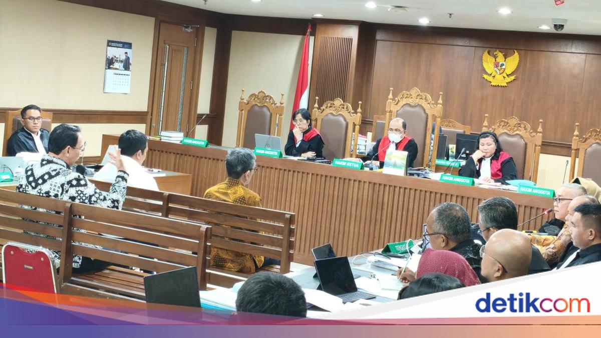 Terdakwa Kasus LNG Debat soal Keuntungan dengan Ahok di Ruang Sidang