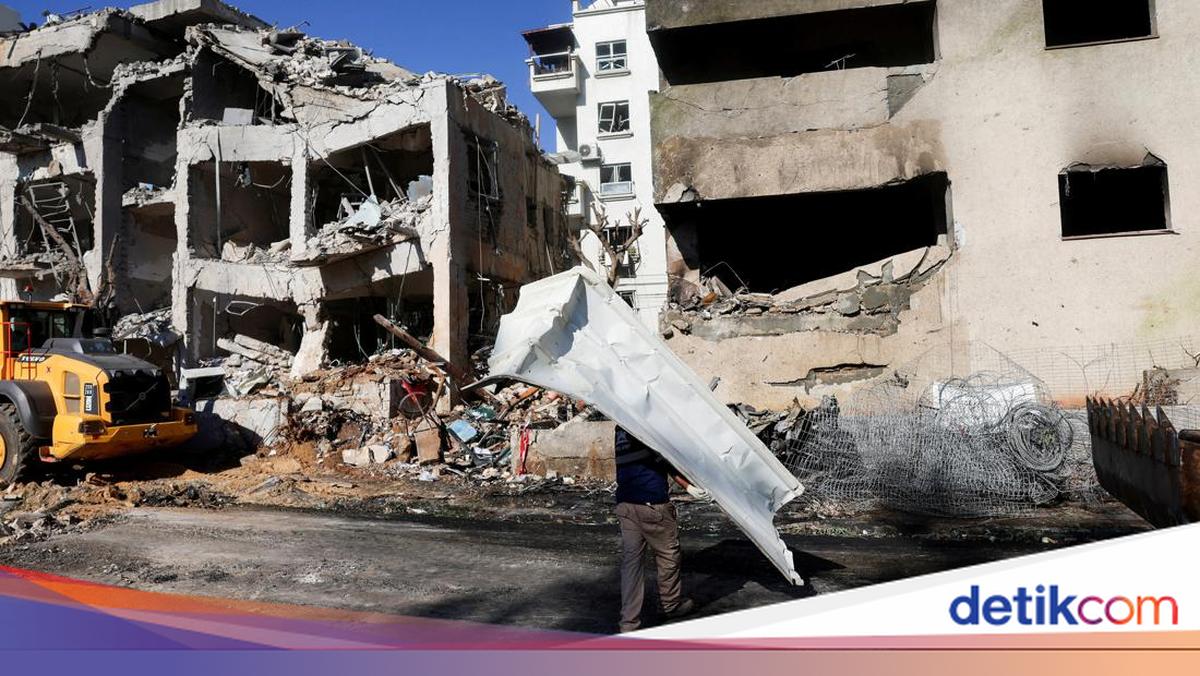 Rudal Iran Hantam Jantung Tel Aviv, Ledakan Bergema di Seluruh Kota