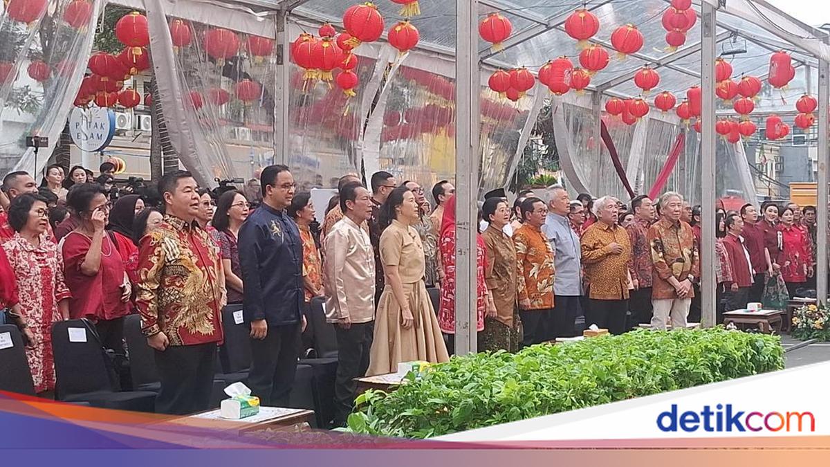 Pramono hingga Anies Hadiri Cap Go Meh di Glodok Jakbar