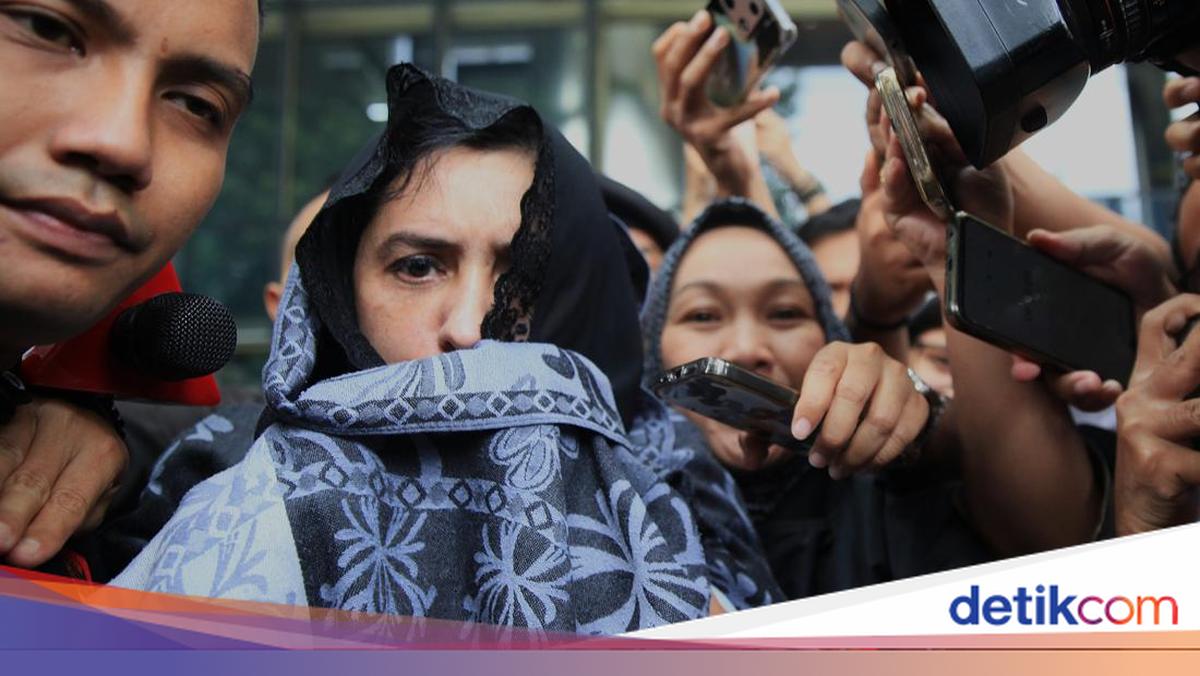 KPK: Suami-Anak Bupati Pekalongan Ikut Nikmati Aliran Duit Kasus Korupsi