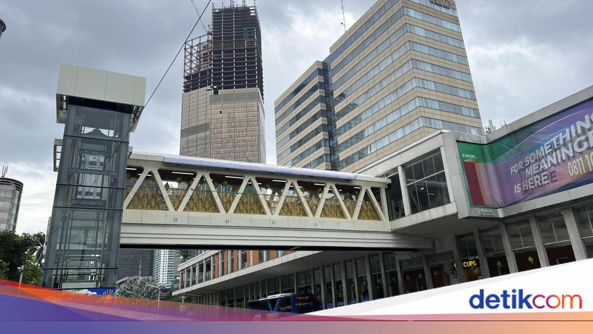 Warga Sambut Wajah Baru JPO Sarinah, Harap Kebersihan Dijaga