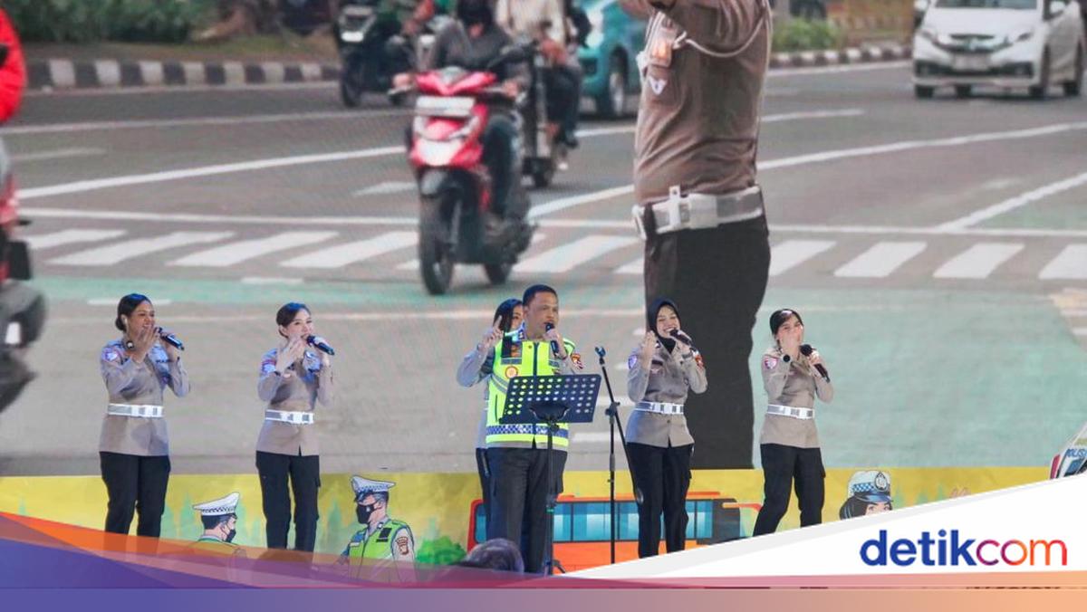 Kakorlantas Kampanye Keselamatan Lewat Lagu 'Mudik Tertib, Ojo Kesusu'
