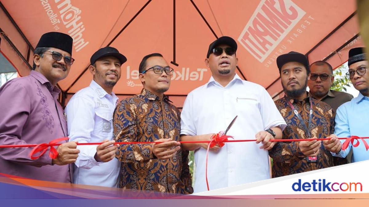 Andre Rosiade Resmikan BTS Telkomsel di Kamang Hilia Agam