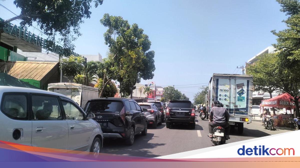 Polda Aceh Imbau Warga Hindari Panic Buying BBM, Penimbun Bakal Ditindak