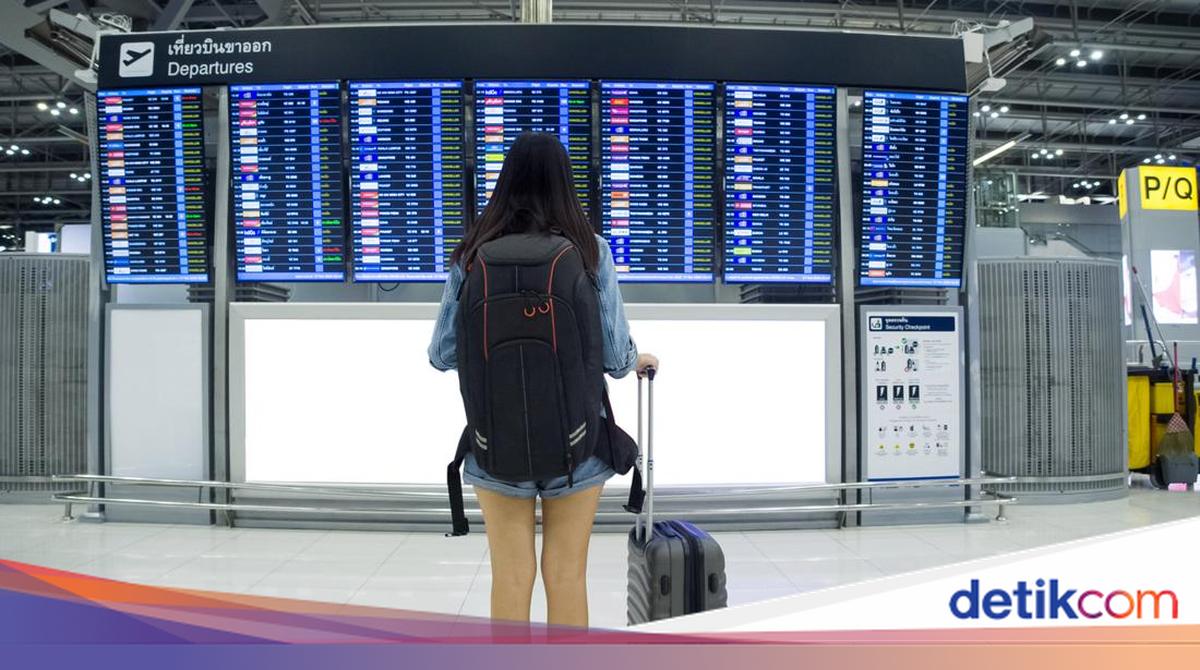 Hakim MK soal Kompensasi Pesawat Delay: Tak Adil Kalau Hanya Makanan Ringan