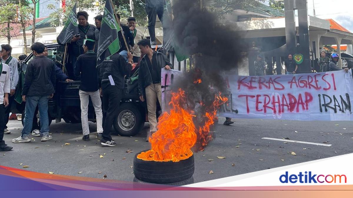 Mahasiswa Demo Dekat Istana Bogor, Kecam Serangan AS dan Israel ke Iran