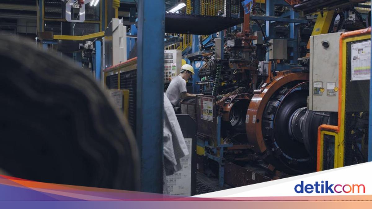 Intip Dapur Produksi Ban Mobil Bridgestone