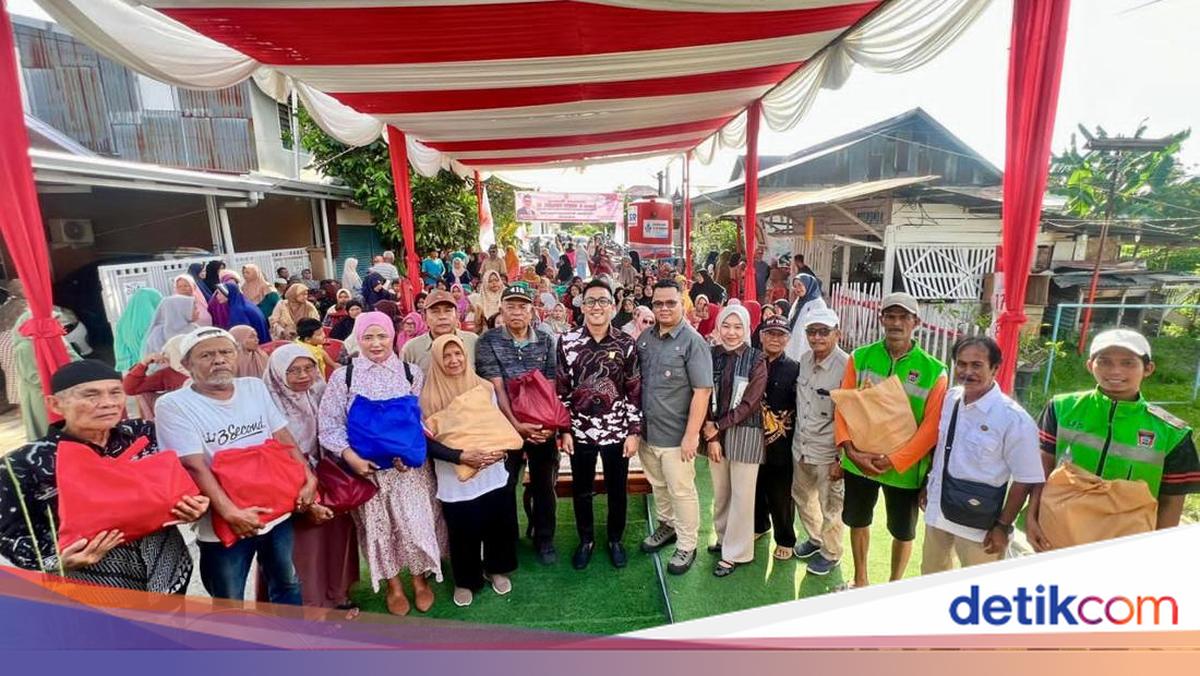 Andre Rosiade Salurkan 500 Paket Sembako untuk Kebutuhan Ramadan Warga Jati