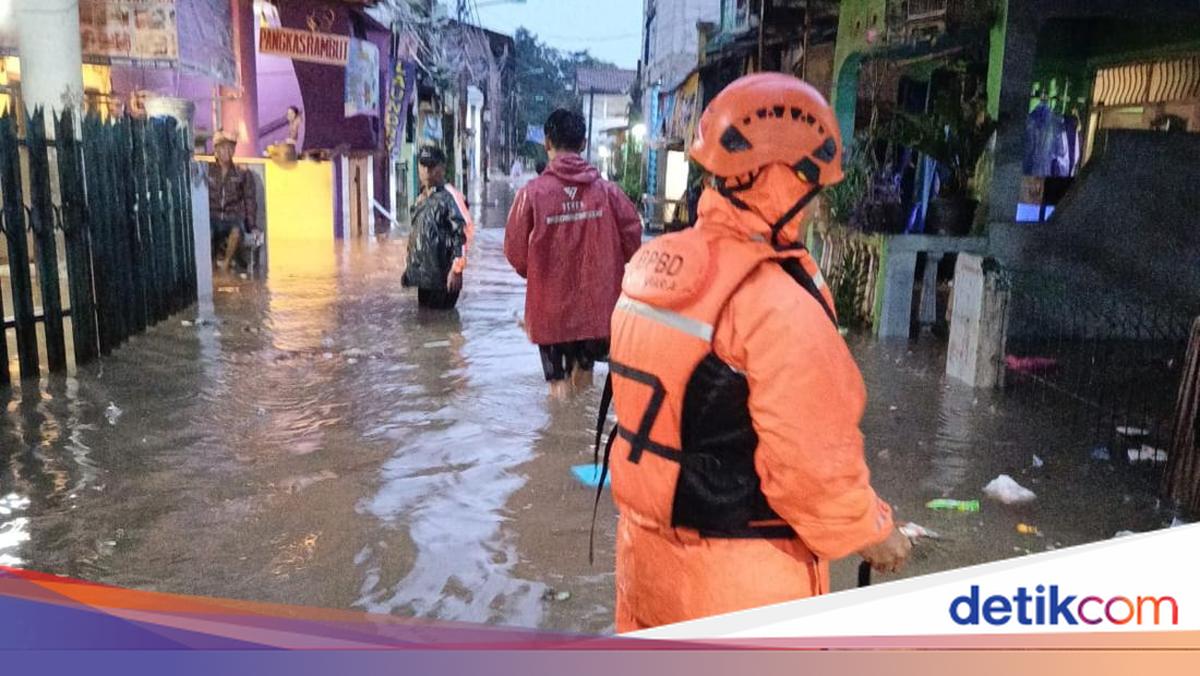 Diguyur Hujan Semalaman, 48 RT-16 Jalan di Jakarta Terendam Banjir Pagi Ini