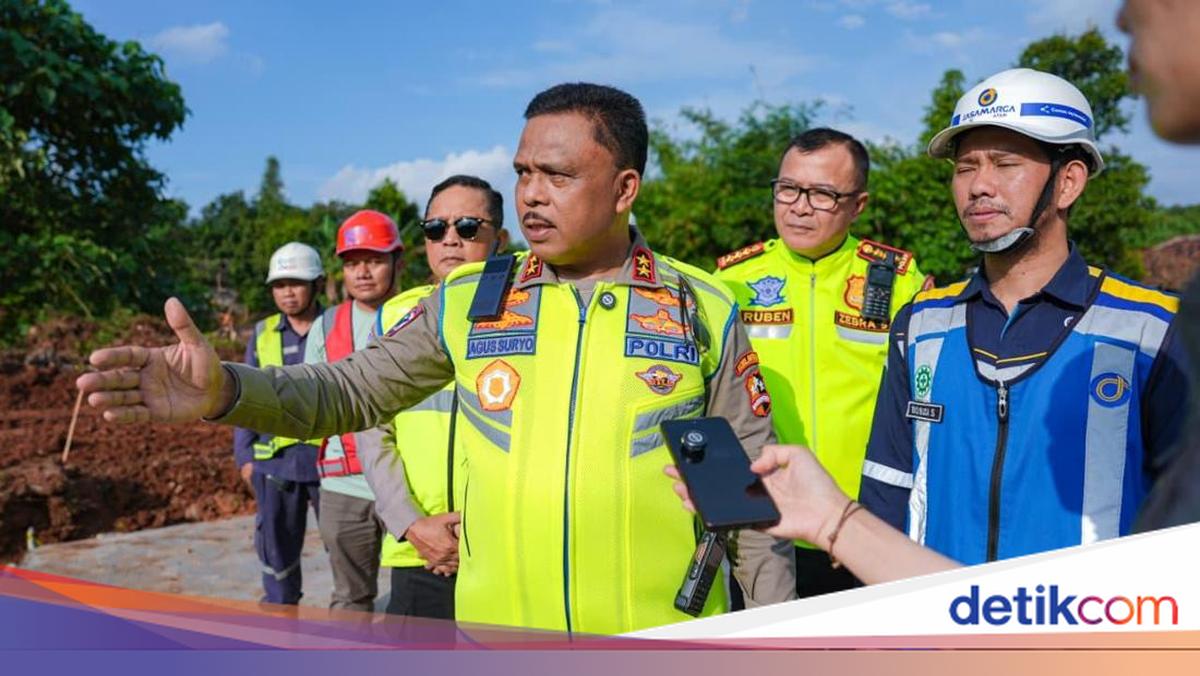 Kakorlantas Tinjau Tol Japek II Selatan, Pastikan Pekerjaan di KM 13 Rampung 2-3 Hari