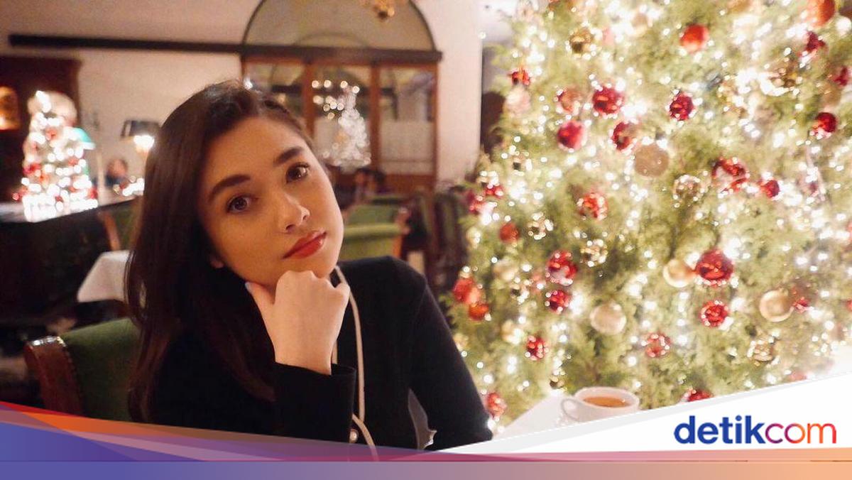 Amanda Righby Cantiknya Amanda Rigby saat Pamer Kue Ultah hingga Momen Ngopi