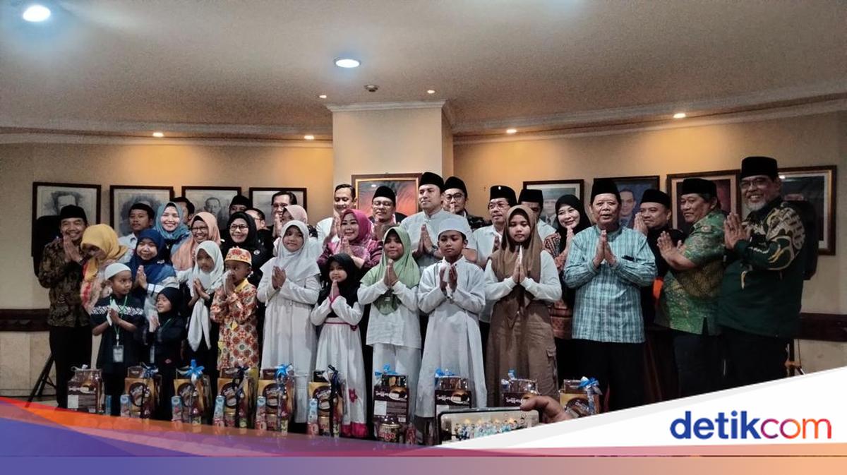 DPRD Surabaya Buka Puasa Bersama Anak Yatim, Kenang Adi Sutarwijono