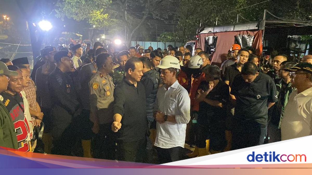 Kapolda Metro Turunkan K9 Bantu Cari Korban Longsor Sampah Bantargebang