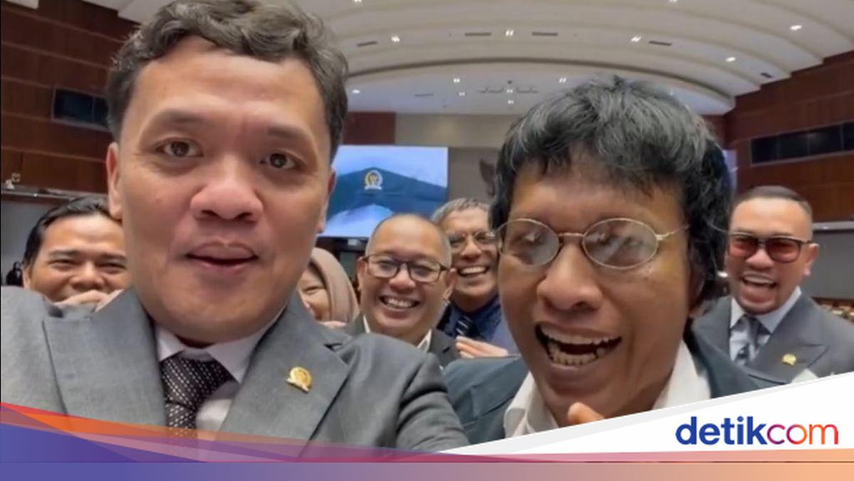 Momen Akrab Habiburokhman-Adian Nostalgia Debat Sengit 'Ada-Nggak Ada'