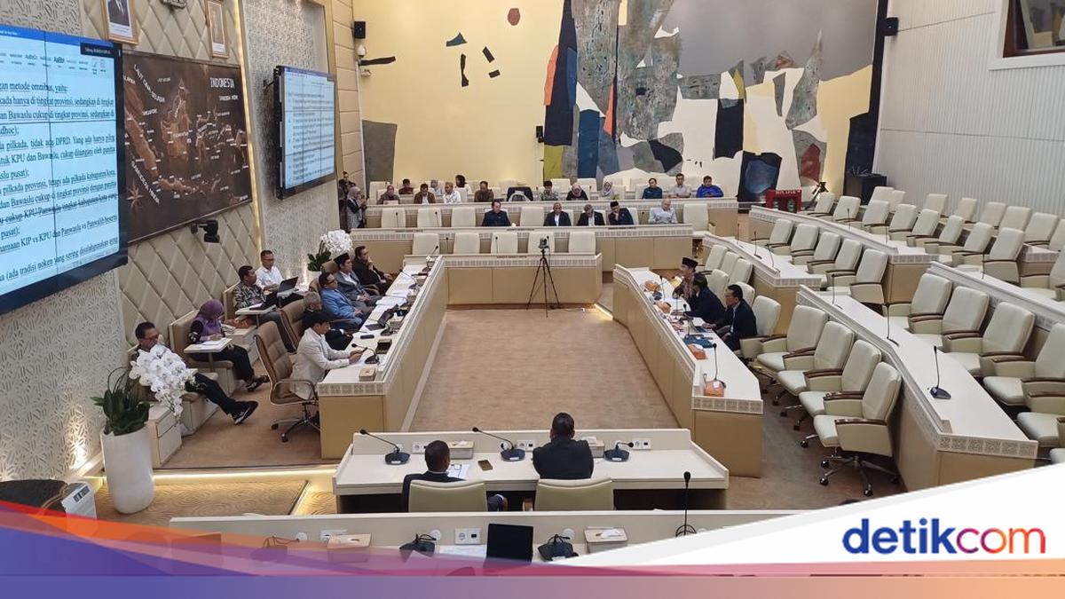 Komisi II DPR Undang Jimly hingga Refly Harun Bahas Masalah Pemilu