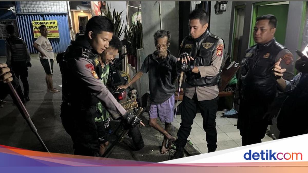 4 Pemuda Hendak Tawuran di Jaktim Ditangkap, 12 Senjata Tajam Disita