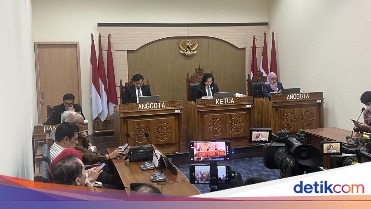 KIP Kabulkan Sebagian Gugatan Terkait Informasi Studi Jokowi di UGM