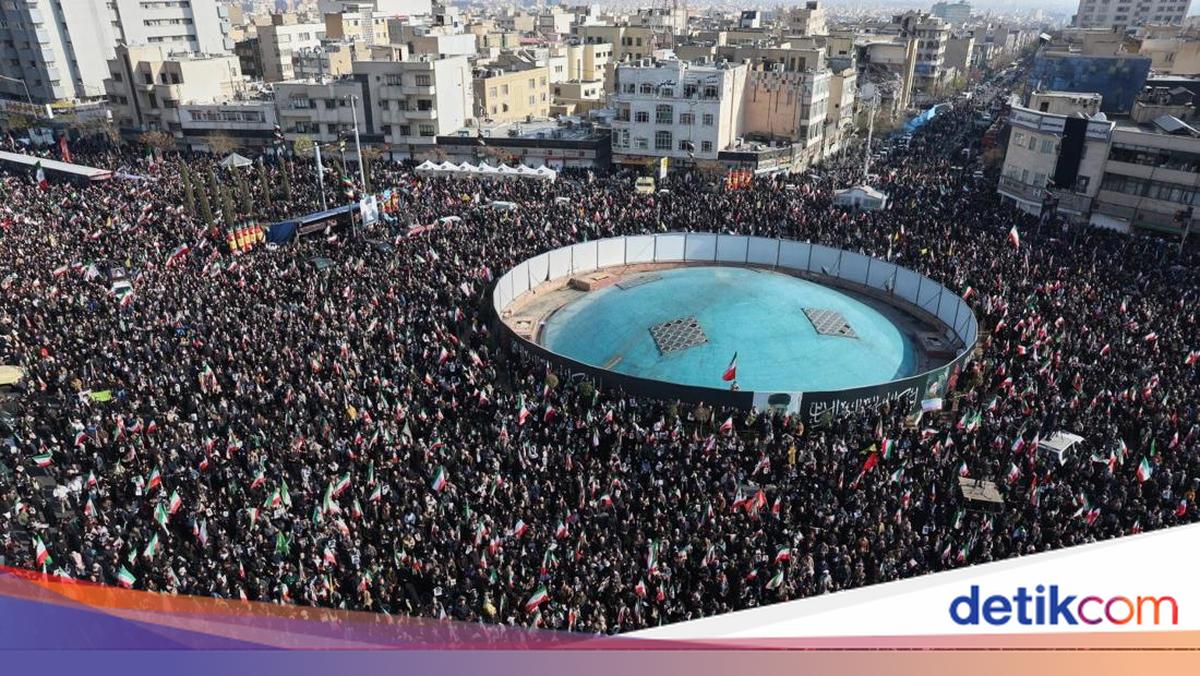 Warga Iran Serukan Kesetiaan pada Pemimpin Baru Mojtaba Khamenei di Tengah Perang