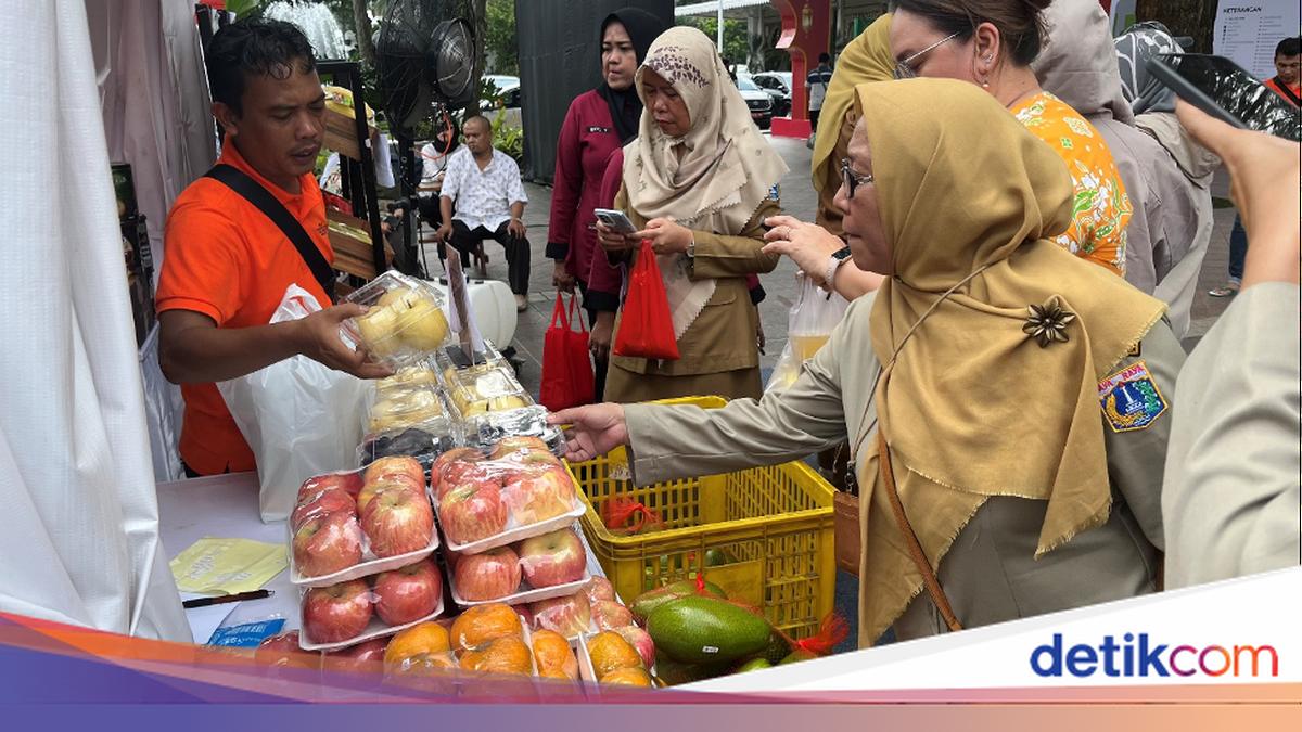 Antusiasme Warga Warnai Bazar Prime Ramadan Jakarta 2026 di Balai Kota