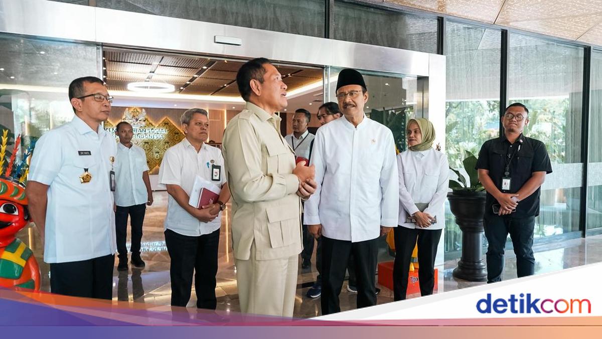 Mensos dan Wamenhan Bahas Transisi Pengelolaan Taman Makam Pahlawan