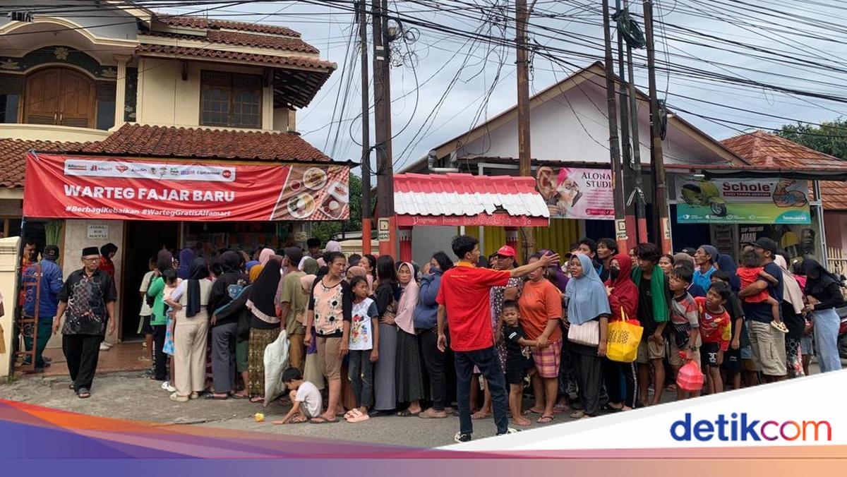 Warteg Gratis Alfamart Bagikan 60.000 Paket Buka Puasa di 34 Kota