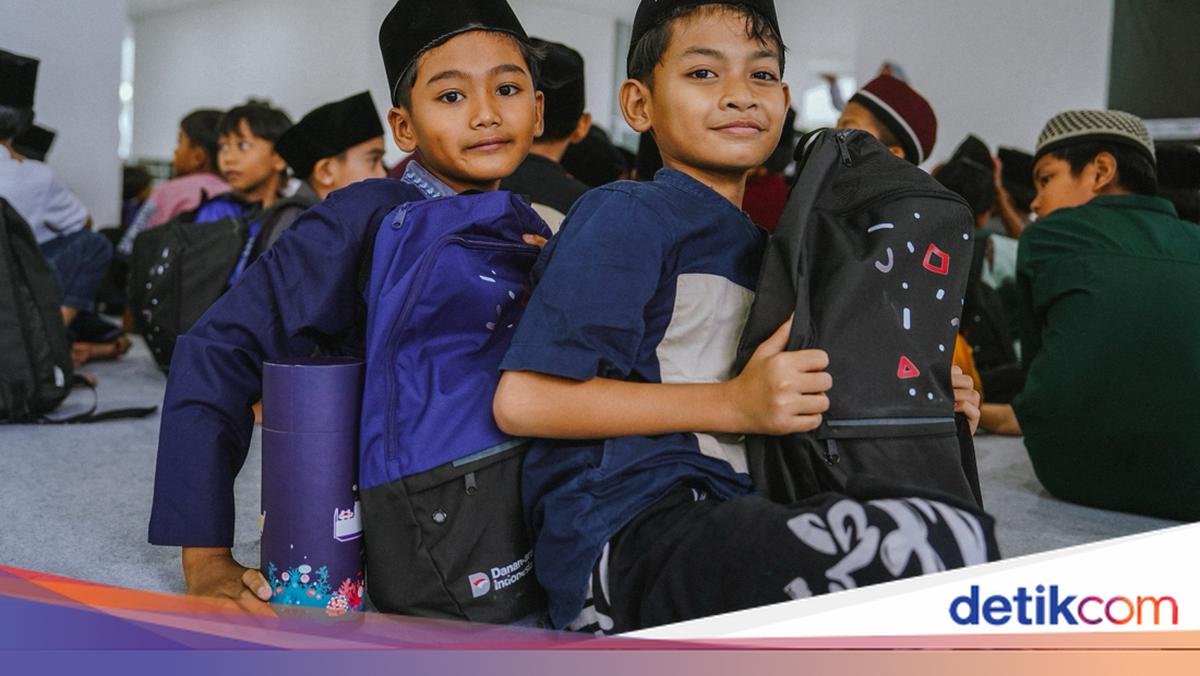 Dukung Pendidikan Generasi Muda, ASDP Serahkan 2.000 Paket Sekolah
