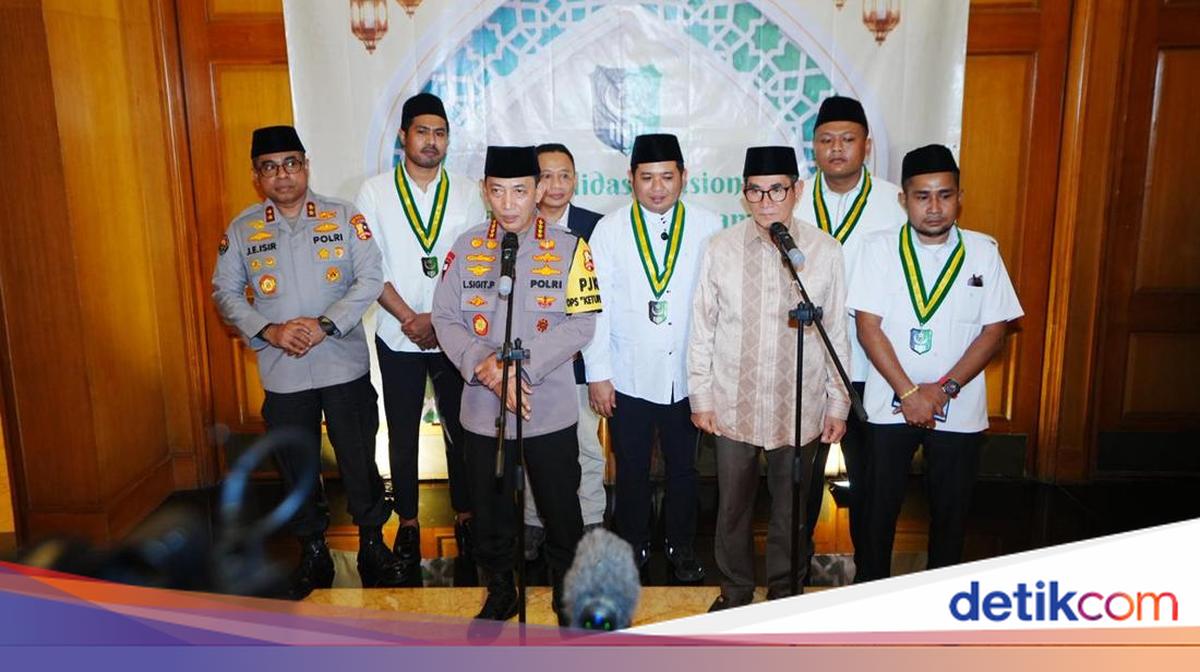 Kapolri Ajak Mahasiswa Dukung Kebijakan Pemerintah Hadapi Dampak Krisis Global