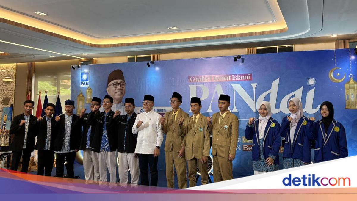 Ketum PAN Zulhas Buka Kompetisi Cerdas Cermat Pelajar Islami 'PANDai'