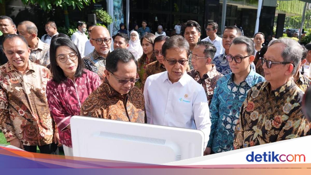 Mendagri Sebut Bantuan Ambulans Swasta Perkuat Ketahanan Nasional