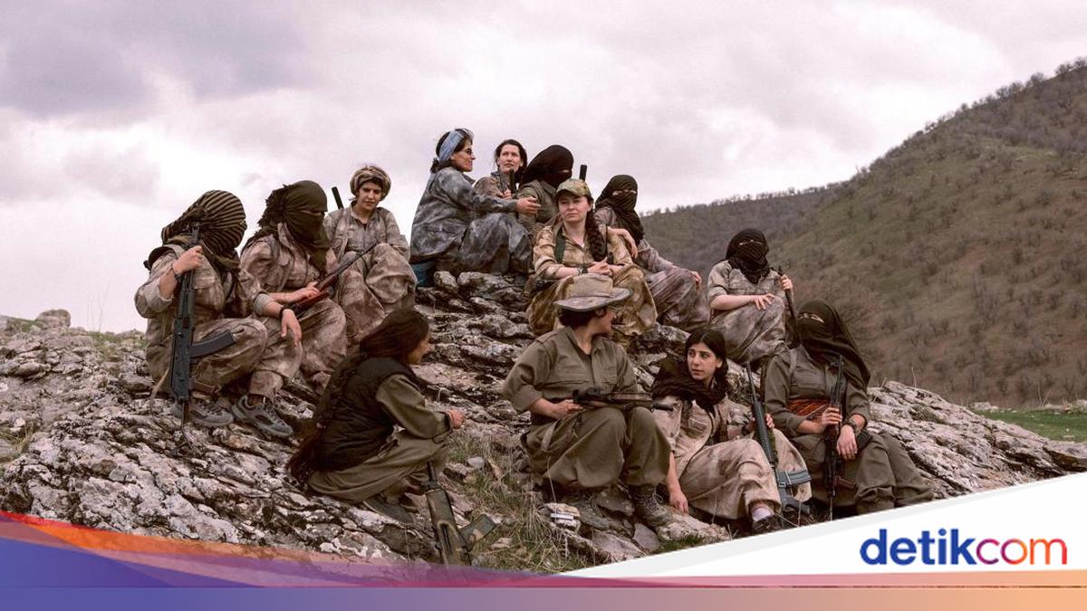 Kelompok Bersenjata Kurdi di Perbatasan Iran Siap Bertempur, Pasukan Perempuan Ungkap Persiapan
