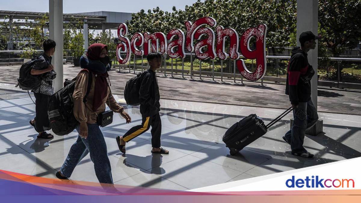 Erupsi Gunung Anak Krakatau, 11 Penerbangan Bandara Ahmad Yani Dibatalkan