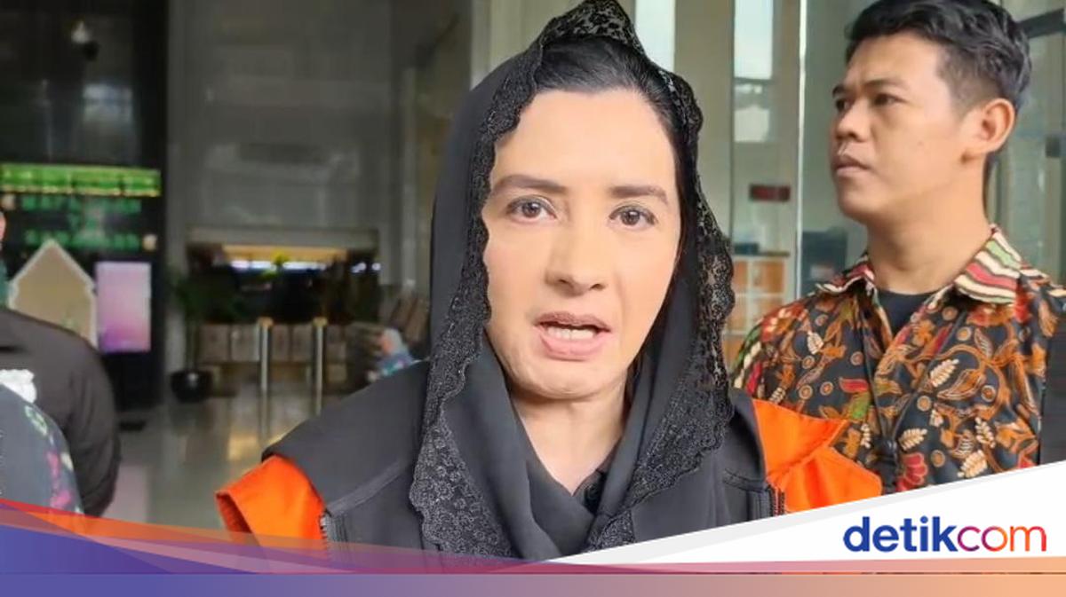 Cerita Bupati Pekalongan Fadia Diciduk KPK Saat Ngecas Mobil Tengah Malam