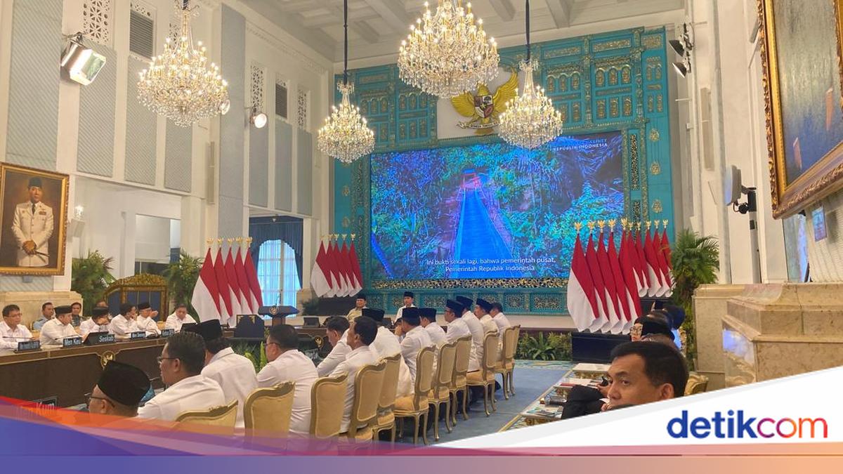 Prabowo Buka Sidang Kabinet, Seskab Tayangkan Video Capaian Pemerintah