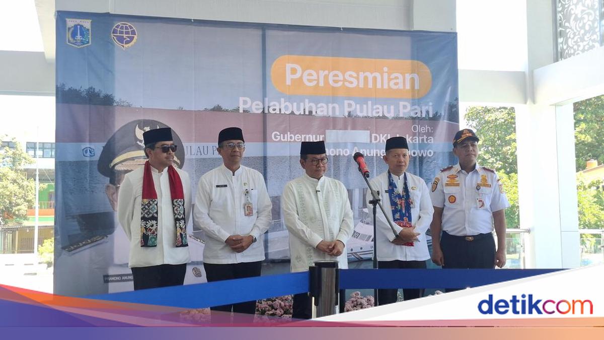 Pramono Resmikan Revitalisasi Dermaga Pulau Pari Kepulauan Seribu