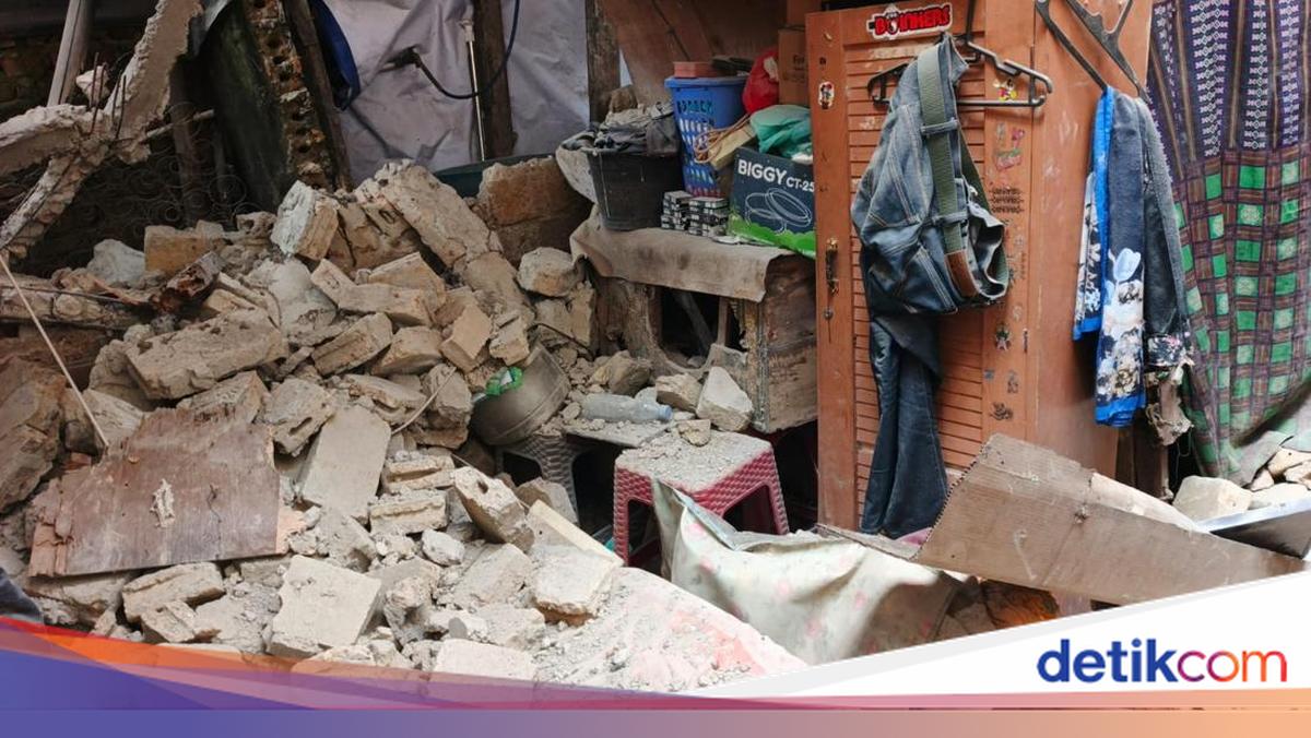 Tembok Rumah di Bogor Ambruk Timpa Penghuni, Dua Orang Terluka