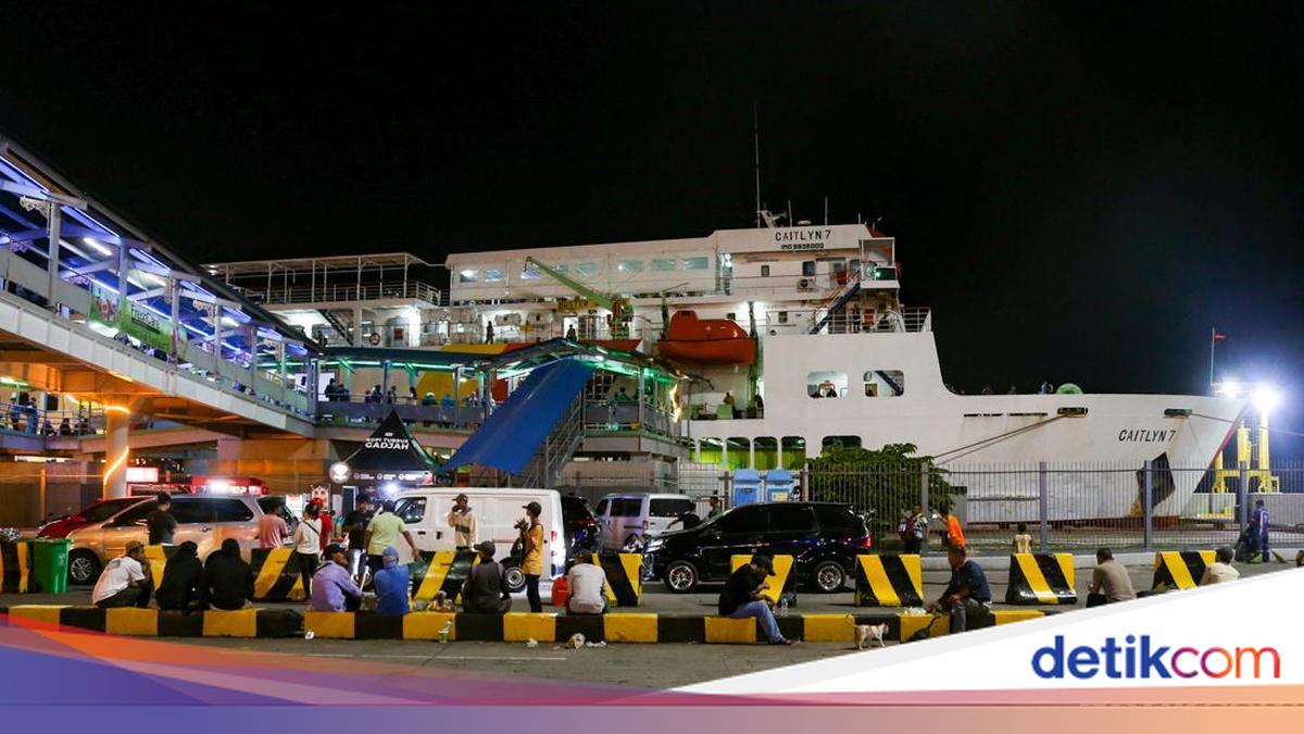 Pelabuhan Merak Lebih Ramai Pemudik di Malam Hari, Polisi Antisipasi Kepadatan