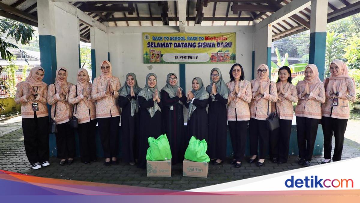 DWP Kemendagri Serahkan 120 Paket Sembako ke Korban Banjir Tangerang