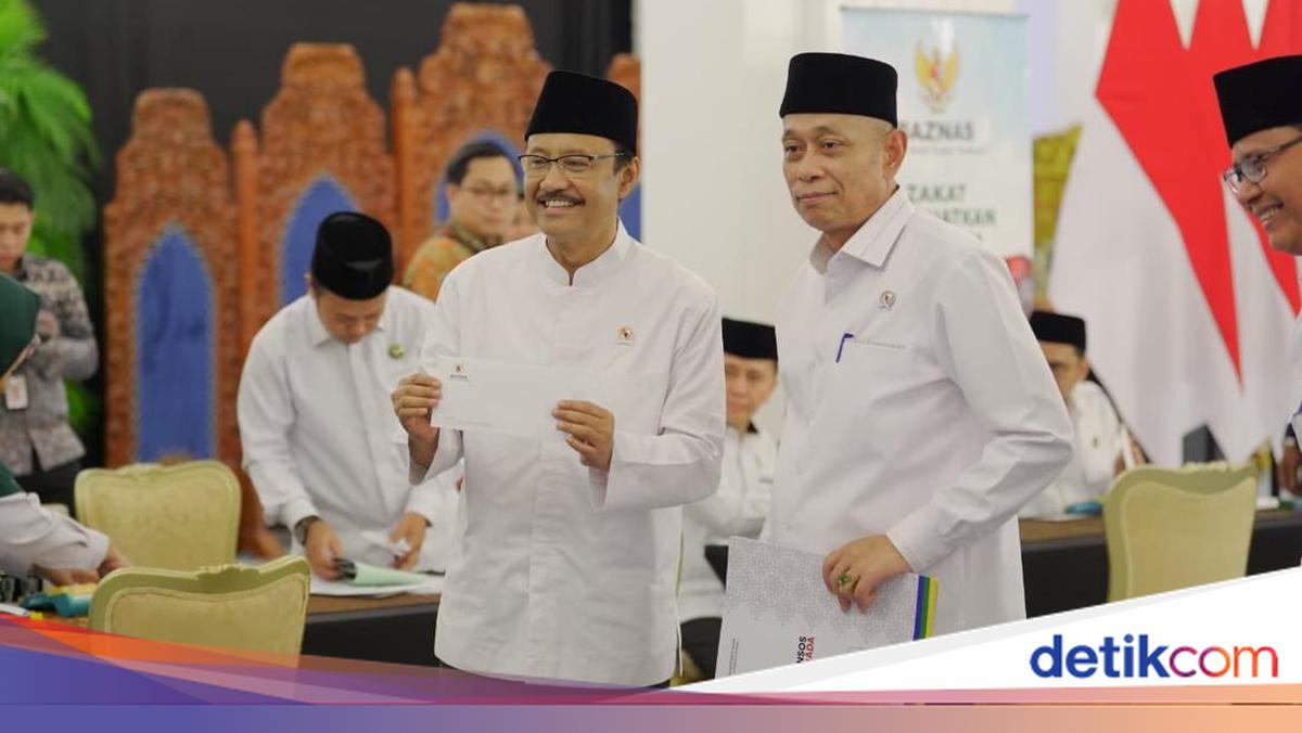 Mensos dan Wamensos Bayar Zakat Melalui Baznas di Istana