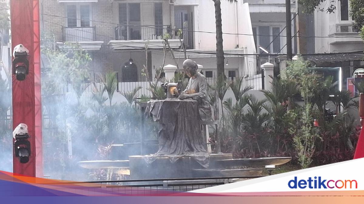 Patung Fatmawati Hamil Guntur Soekarnputra Jadi Ikon Taman Bendera Pusaka