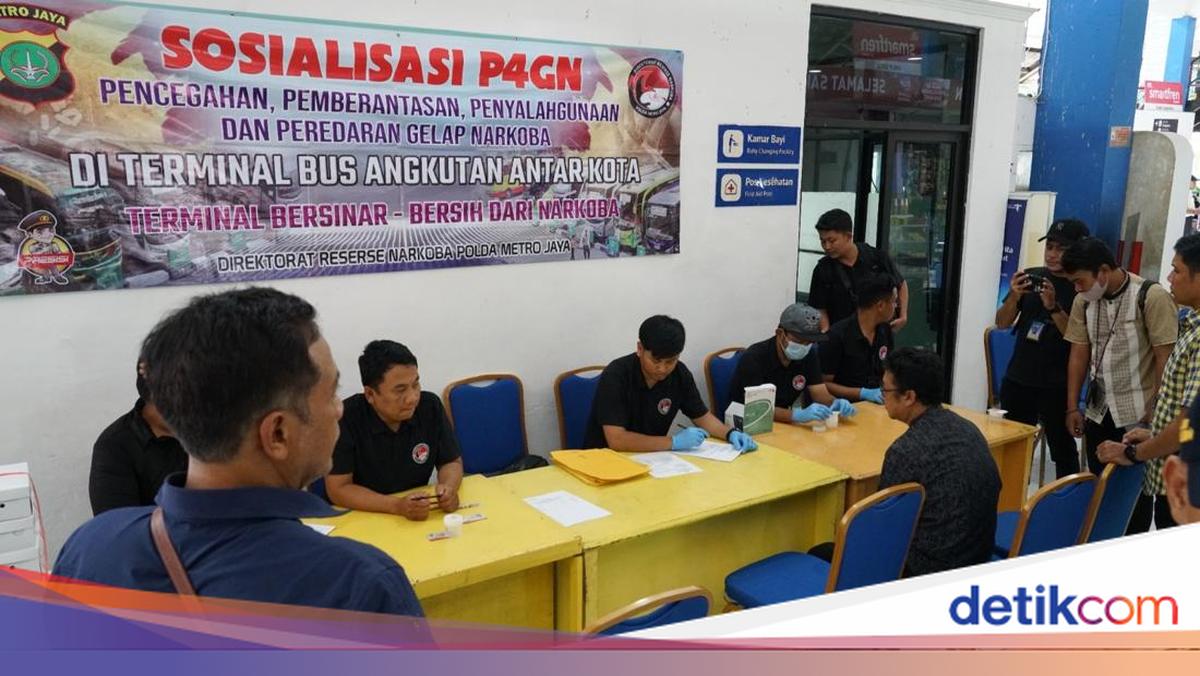 Polda Metro Tes Urine Sopir Bus untuk Pastikan Mudik Lebaran Aman