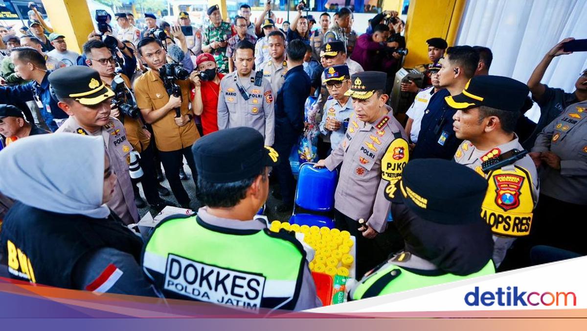 Kapolri Pantau Mudik di Terminal Purabaya: Tinjau Ramp Check hingga Tes Urine Sopir